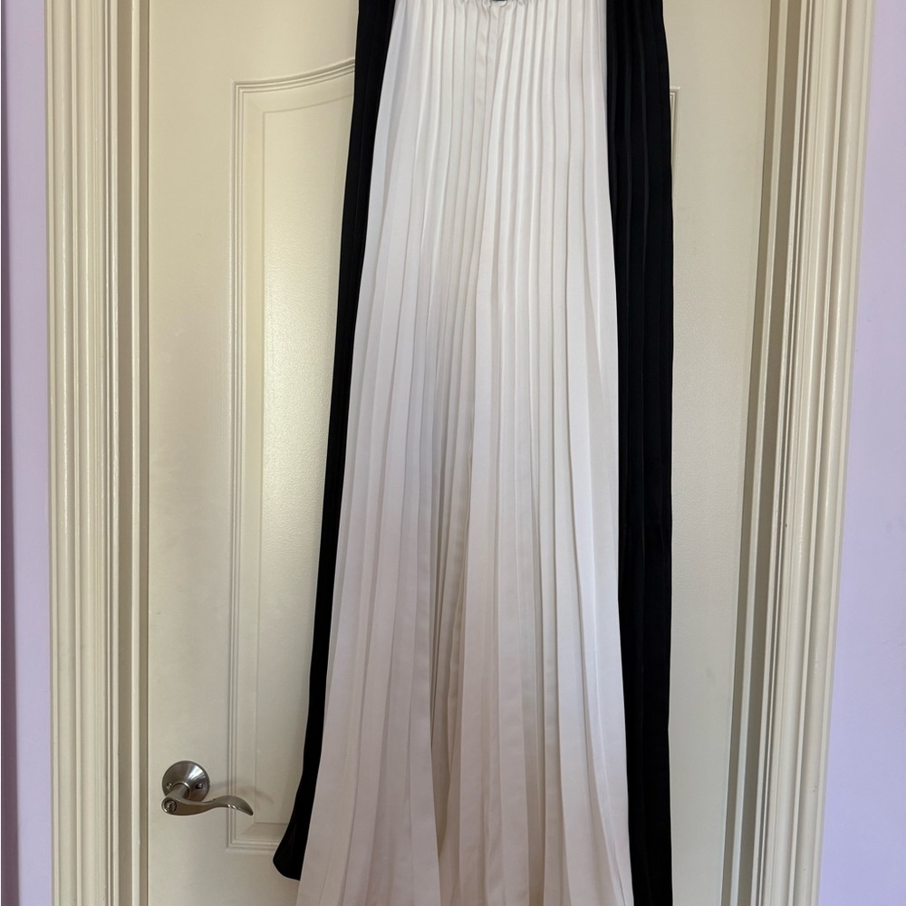 NWT Self-Portrait Accordion Pleated Pants Size US 8